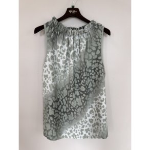 Marta Lucina leo top