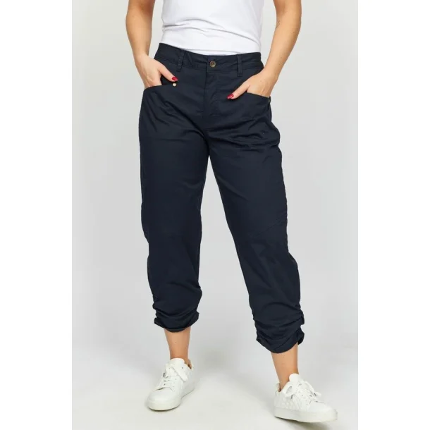 2-Biz Tess pirat buks