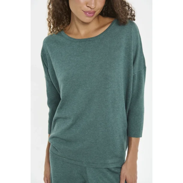 A2561, MilaSZ R-Neck Pullover