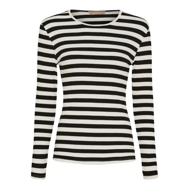 Marta Begonia t-shirt